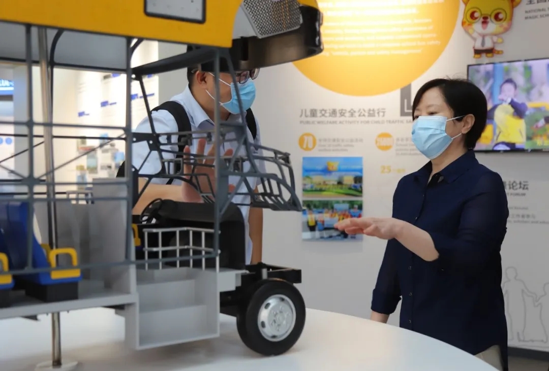 新能源?“心”配送！乐天堂官网新能源物流车品鉴会在郑召开