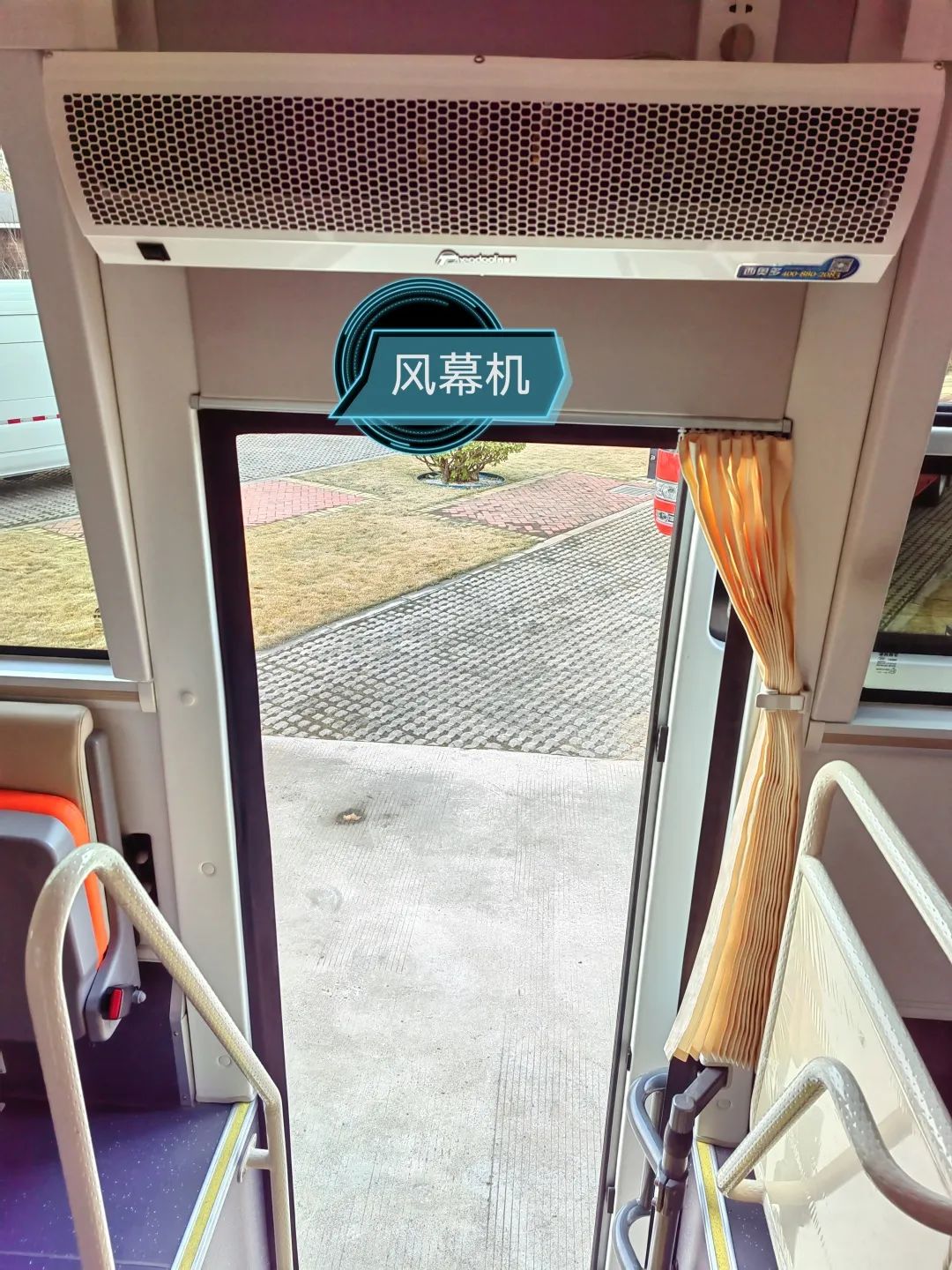 《职业病防治法》宣传周，乐天堂官网移动体检车为人民群众守好健康“预防关”
