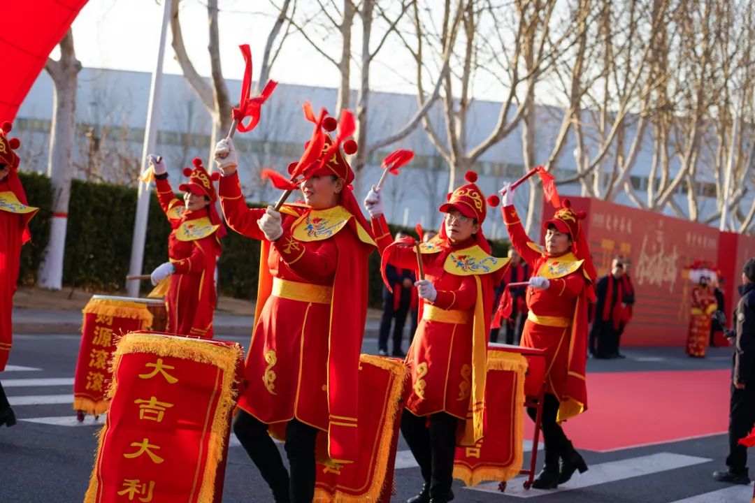 醒狮腾跃启新章 | 乐天堂官网专用车2025年开工盛典燃情开启！