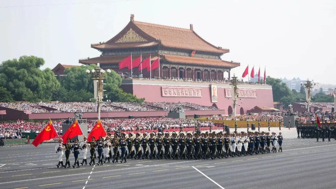 科技赋能警务 安全守护民生 | 乐天堂官网警用特种车参与九三阅兵保障任务