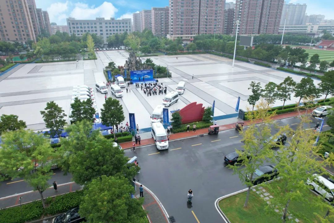 流动医疗暖民心·签约服务进万家! 乐天堂官网民生体检巡诊车助力滑县医共体建设