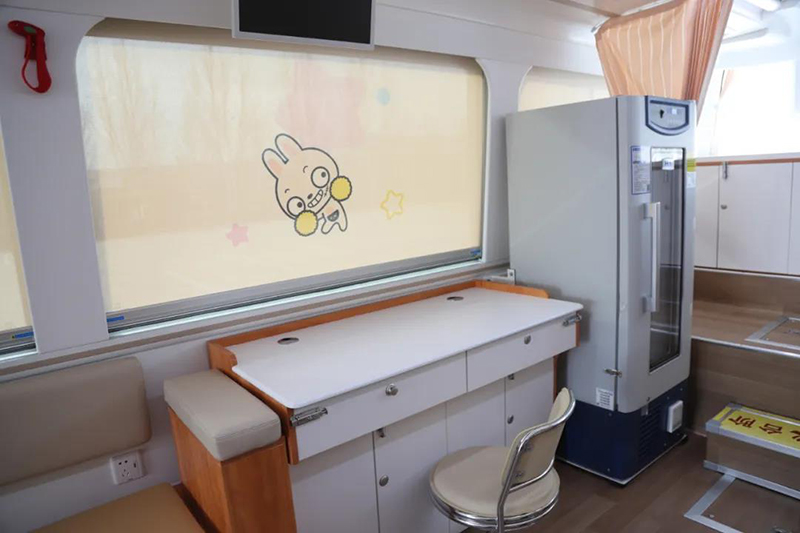 阿狸主题采血车，献给依然相信童话的人