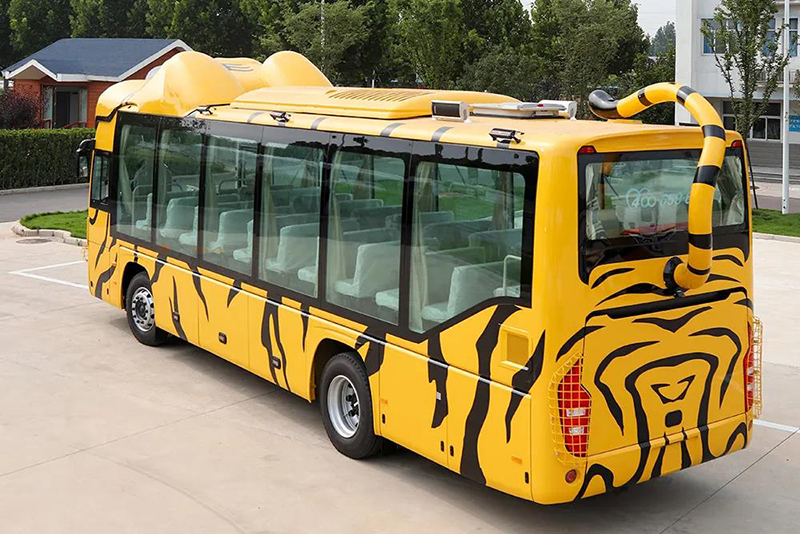 游览车旁展才艺，河南版“熊大”上热搜