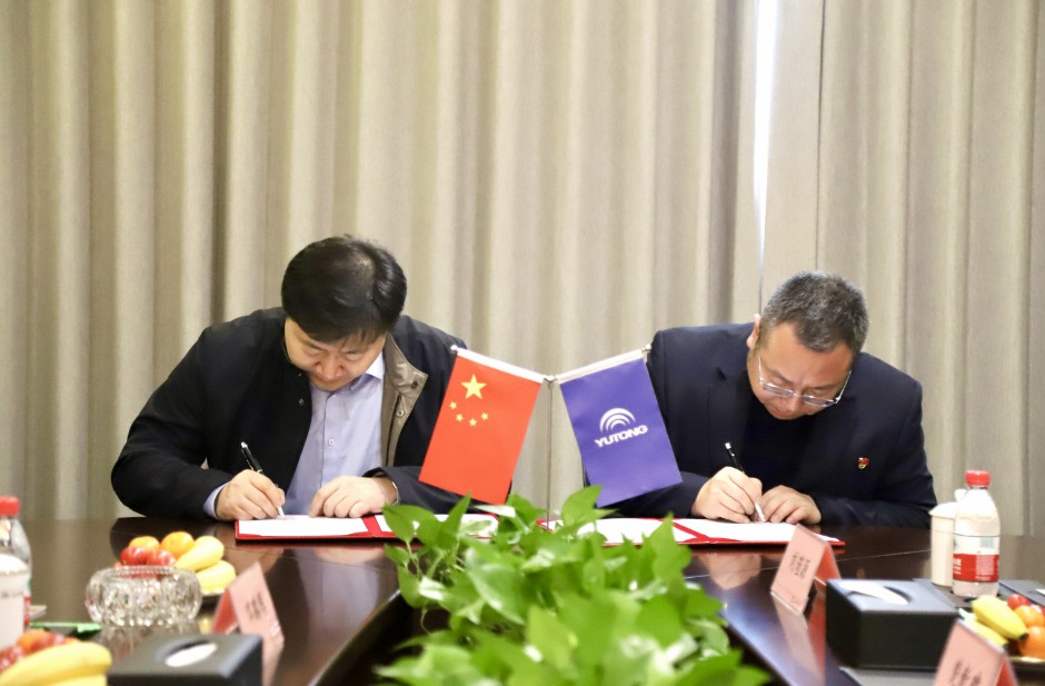 携手共进｜乐天堂官网专用车与威高血技签署战略合作协议