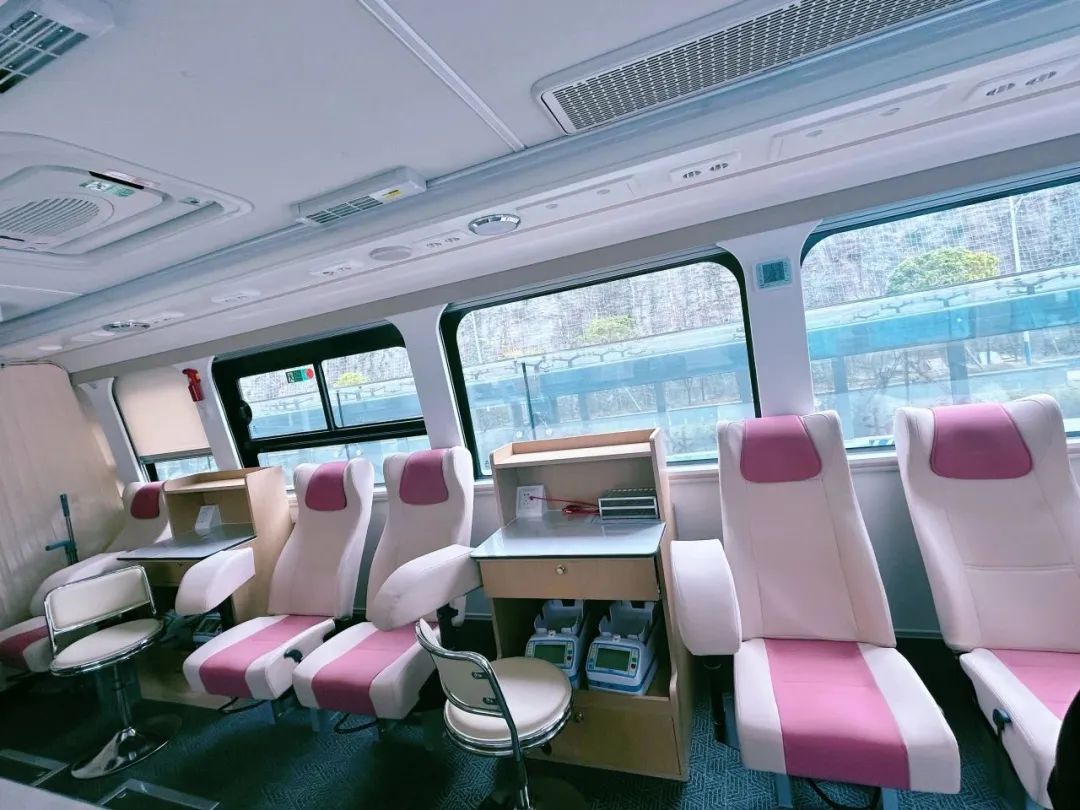 正式投入使用！乐天堂官网12米纯电献血车为铜仁市献血事业护航