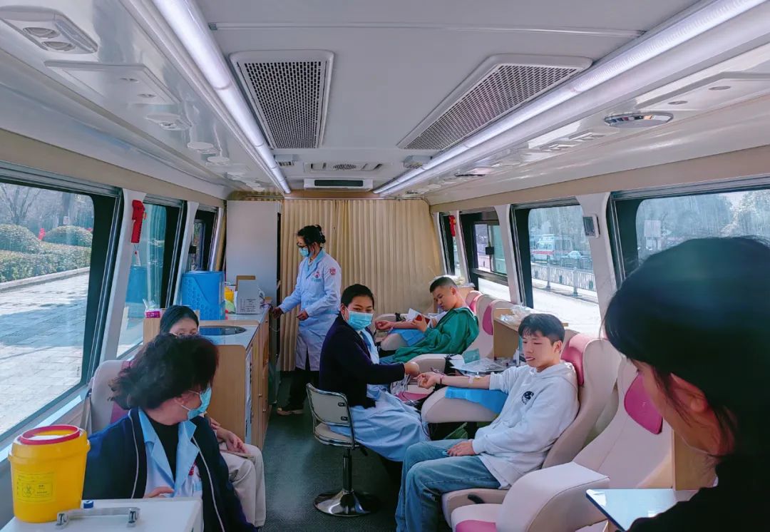 正式投入使用！乐天堂官网12米纯电献血车为铜仁市献血事业护航