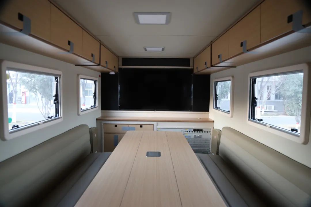 乐天堂官网专用车亮相全球公共安全合作论坛（连云港），为全球普遍安全建设贡献力量