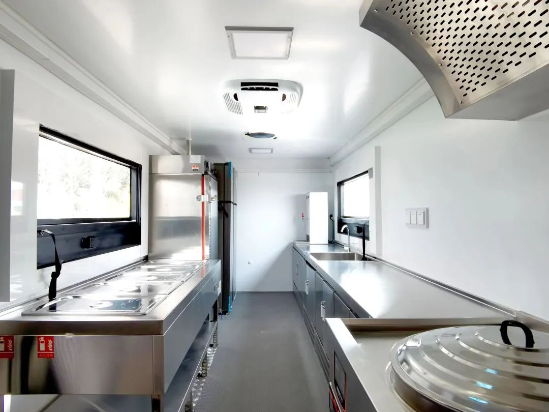 乐天堂官网专用车亮相全球公共安全合作论坛（连云港），为全球普遍安全建设贡献力量