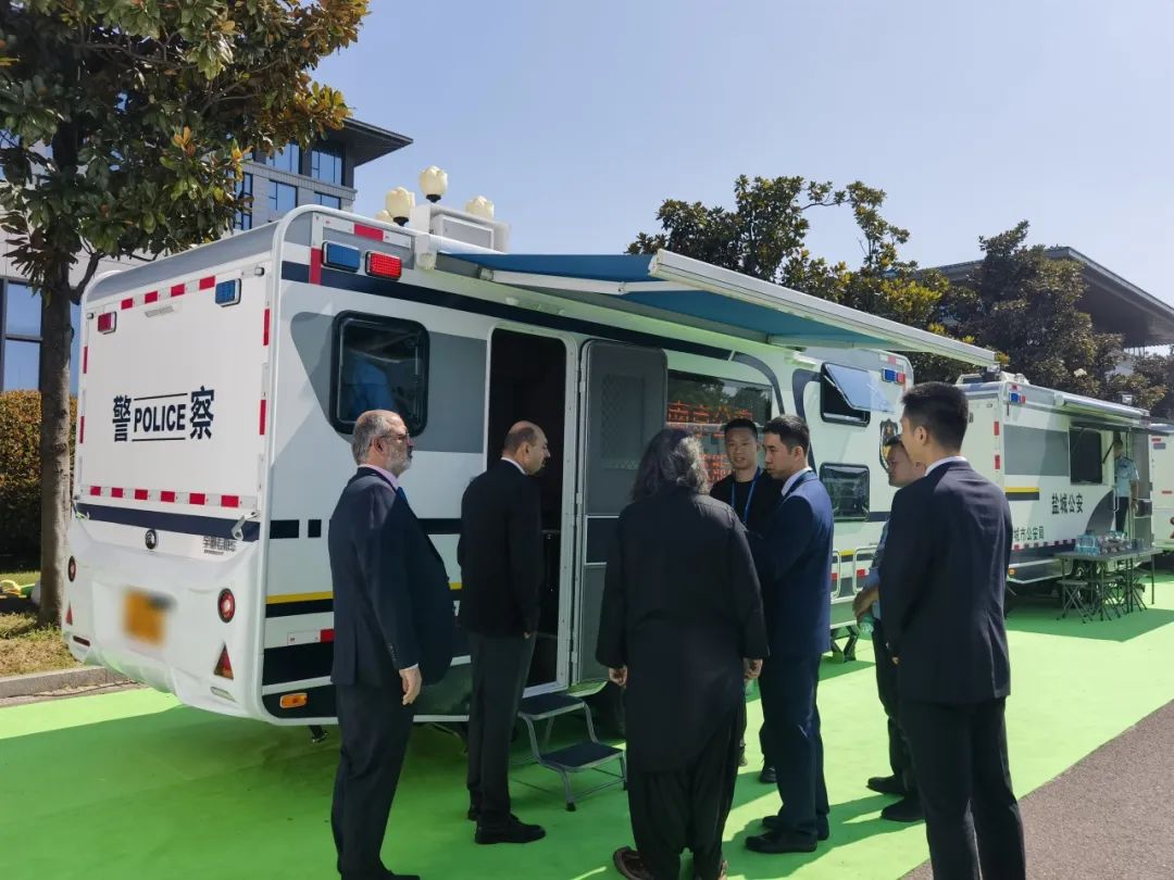乐天堂官网专用车亮相全球公共安全合作论坛（连云港），为全球普遍安全建设贡献力量