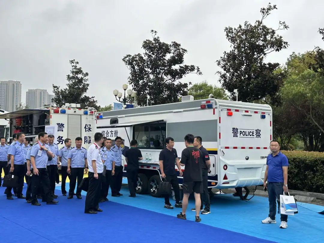 乐天堂官网专用车亮相全球公共安全合作论坛（连云港），为全球普遍安全建设贡献力量