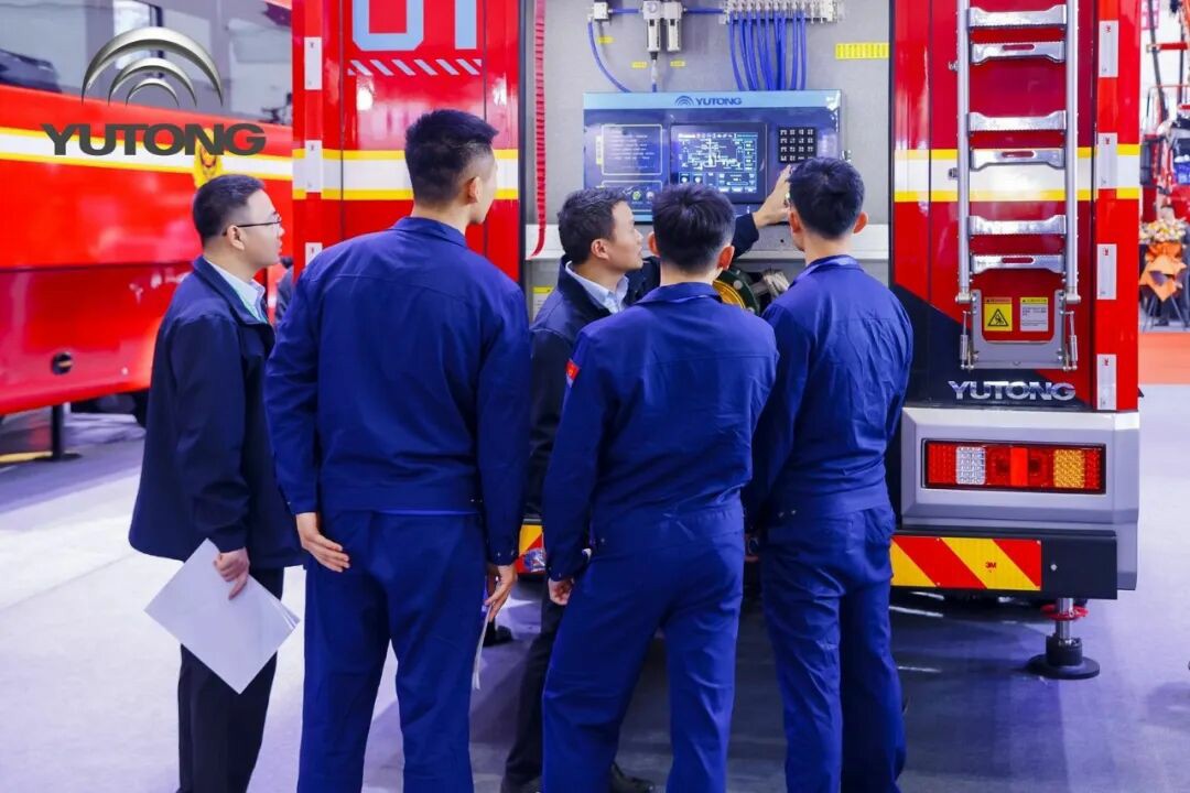 科技赋能实战！乐天堂官网专用车亮相第二十一届国际消防展
