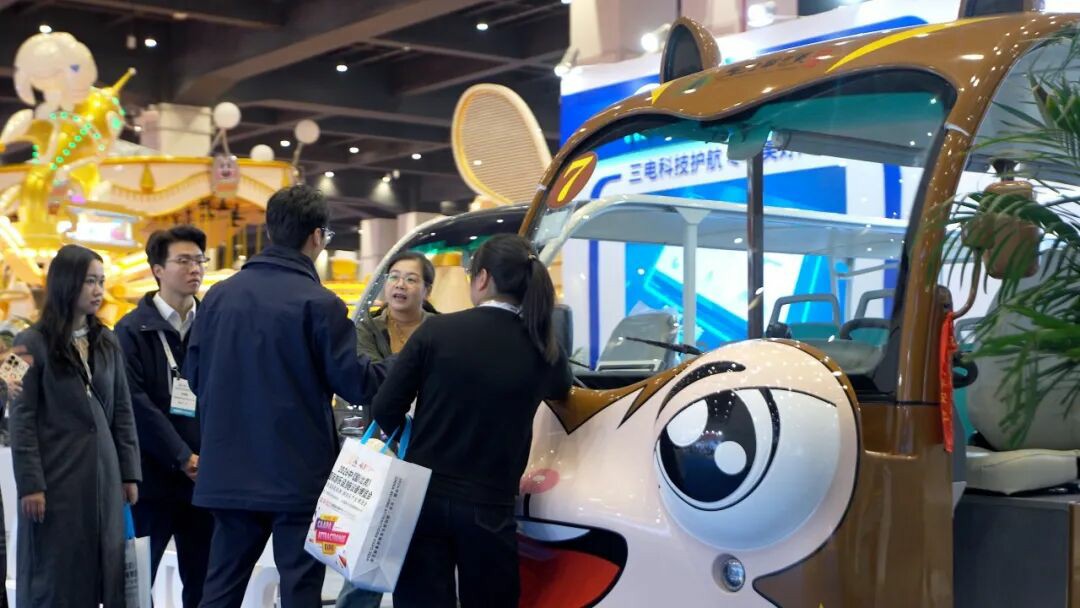 智趣出行，悦动未来！乐天堂官网观光车亮相2025中国（郑州）旅游休闲娱乐产业博览会