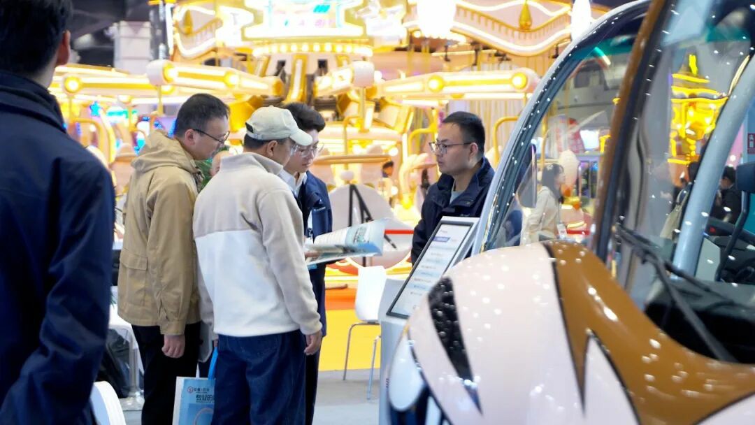 智趣出行，悦动未来！乐天堂官网观光车亮相2025中国（郑州）旅游休闲娱乐产业博览会